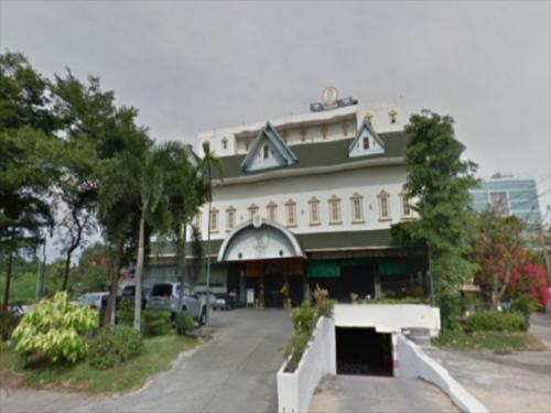 โรงแรม 13 เหรียญ งามวงศ์วาน (13 Coins Hotel Ngam Wong Wan)