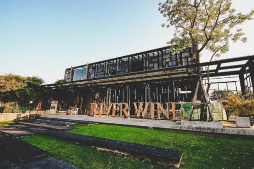 river wine